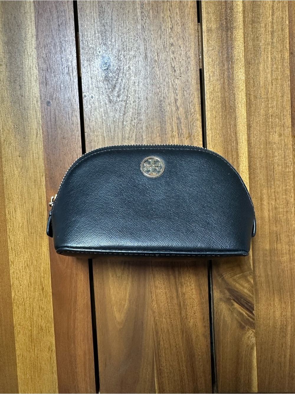 Tory Burch Robinson Cosmetic Case in Black Saffiano Leather
